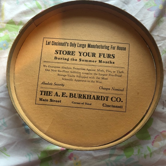 Vintage Dobb’s fifth Avenue hat & AE Burkhat fox fur muff in original boxes. - Picture 4 of 14